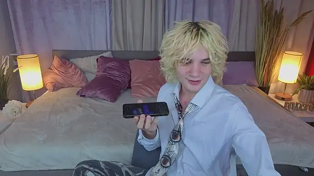 Snapshot of JameMilann chatting on May 2026 08:28:02 PM JameMilann online show from May 2026 08:28:02 PM