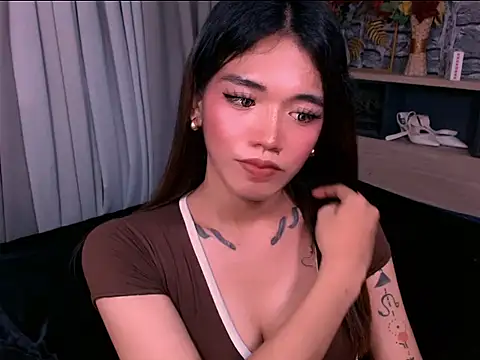 Snapshot of Akari_hunt chatting on May 2026 08:17:01 PM Akari hunt online show from May 2026 08:17:01 PM