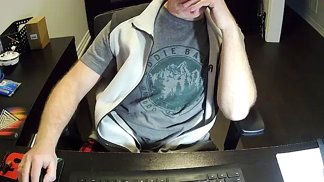 Snapshot of Shalun2000 chatting on April 2026 11:59:01 PM Shalun2000 online show from April 2026 11:59:01 PM