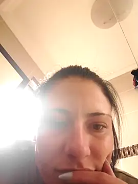 Snapshot of Hildaqii chatting on June 2026 12:27:02 PM Hildaqii online show from June 2026 12:27:02 PM
