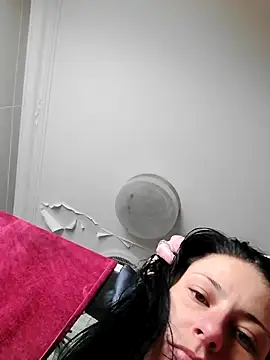 Snapshot of Hildaqii chatting on July 2026 10:21:02 AM Hildaqii online show from July 2026 10:21:02 AM