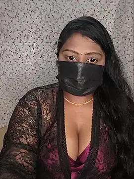 Romantic Woman online show from June 2026 07:07:01 PM