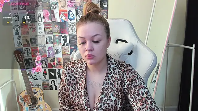 Snapshot of AmeliePeach chatting on May 2026 01:43:01 AM AmeliePeach online show from May 2026 01:43:01 AM