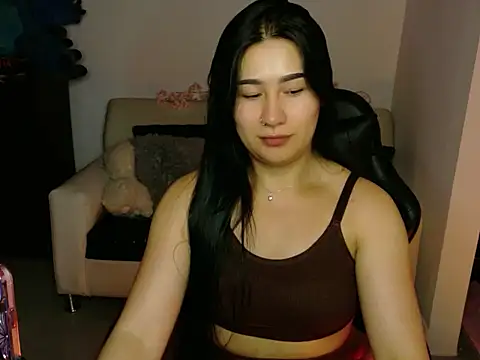 EvelynLeen  online show from April 2026 08:00:02 PM