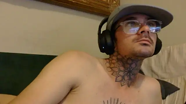 Snapshot of Lilbigway69 chatting on June 2026 01:28:02 AM Lilbigway69 online show from June 2026 01:28:02 AM