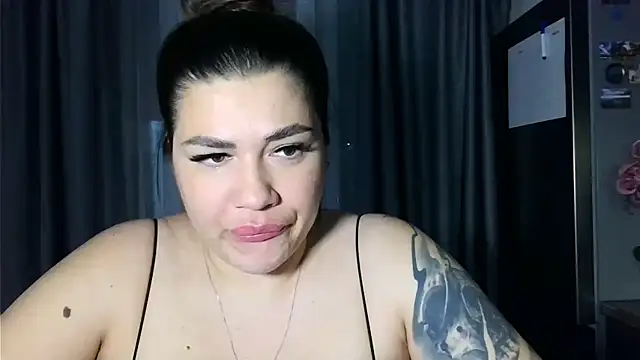 miss preggie online show from April 2026 06:52:02 PM