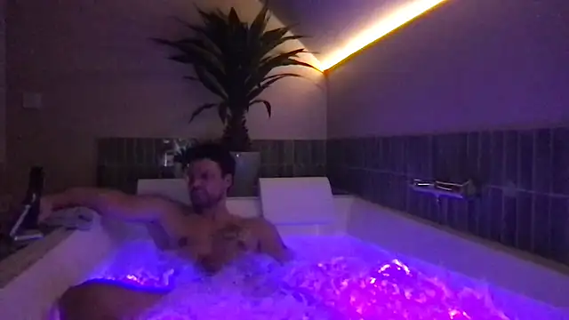 YoloNude online show from April 2026 09:20:02 PM