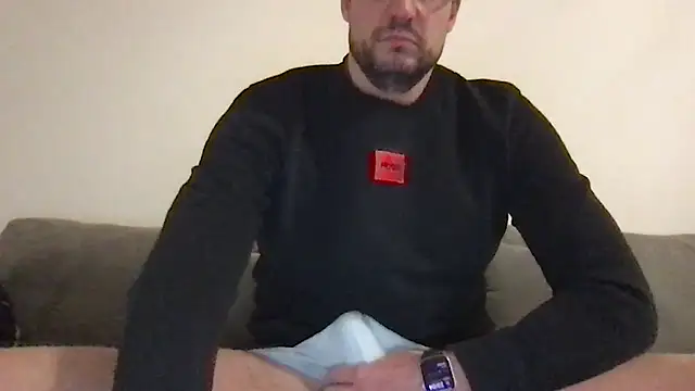 YoloNude online show from April 2026 09:05:01 PM