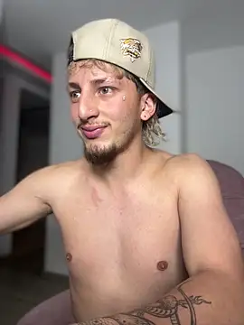 Snapshot of ZarcooX chatting on April 2026 04:46:01 AM ZarcooX online show from April 2026 04:46:01 AM