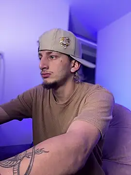 Snapshot of ZarcooX chatting on April 2026 03:00:02 AM ZarcooX online show from April 2026 03:00:02 AM