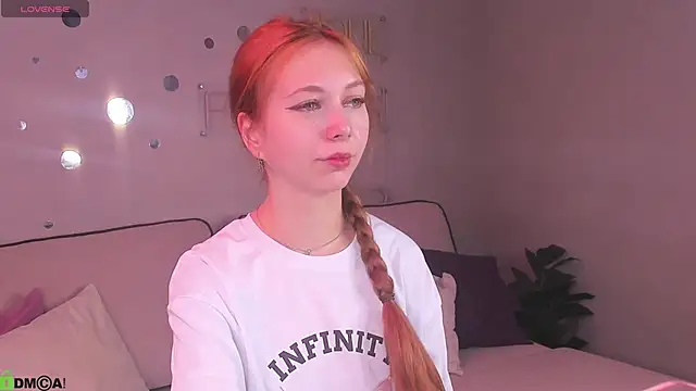 Snapshot of Sienna_Nyx chatting on June 2026 09:13:02 AM Sienna Nyx online show from June 2026 09:13:02 AM