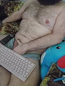 Snapshot of BriTheTopBear chatting on June 2026 09:08:02 AM BriTheTopBear online show from June 2026 09:08:02 AM