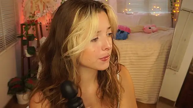 LoraDollie online show from July 2026 04:20:01 AM