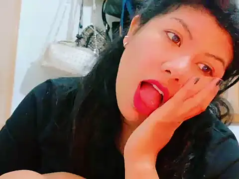 Snapshot of MojaditPussy chatting on May 2026 12:32:01 PM MojaditPussy online show from May 2026 12:32:01 PM