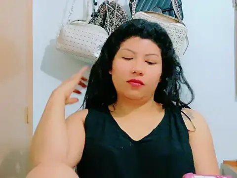 Snapshot of MojaditPussy chatting on May 2026 06:00:01 AM MojaditPussy online show from May 2026 06:00:01 AM