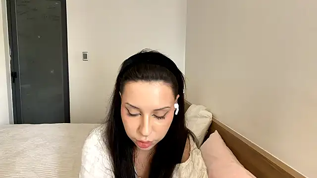 Snapshot of VinitaAskia chatting on April 2026 04:56:01 AM VinitaAskia online show from April 2026 04:56:01 AM