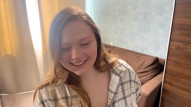 Snapshot of elingibbson chatting on April 2026 09:32:02 AM elingibbson online show from April 2026 09:32:02 AM