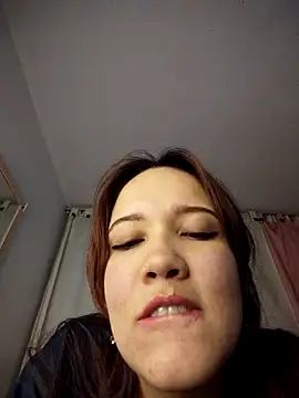 Snapshot of AdrianaFrank chatting on May 2026 02:09:02 AM AdrianaFrank online show from May 2026 02:09:02 AM