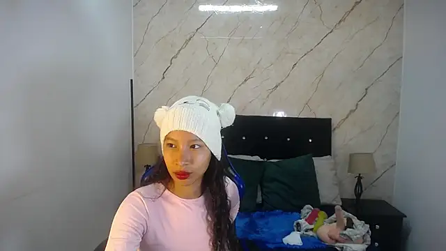 hasley cute online show from April 2026 07:30:02 PM