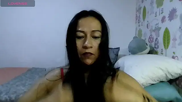 Snapshot of Tyna_b chatting on July 2026 04:08:02 AM Tyna b online show from July 2026 04:08:02 AM