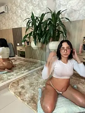 LiriaSweetie online show from April 2026 01:26:01 PM