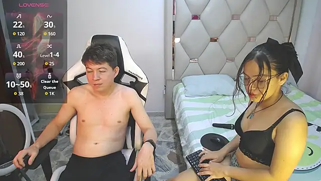 Zoe and jackk  online show from April 2026 08:28:01 PM