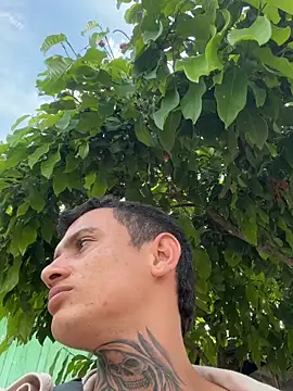 brayanz16 online show from April 2026 07:39:01 PM