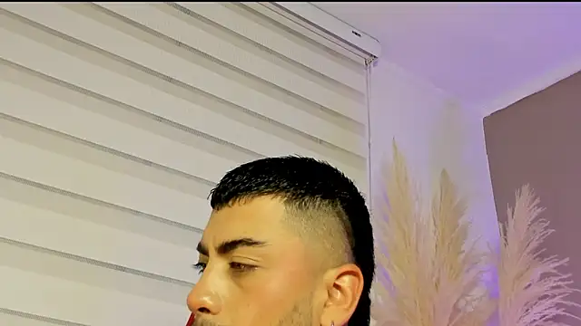 Snapshot of Alexander_Diazz chatting on May 2026 12:02:01 PM Alexander Diazz online show from May 2026 12:02:01 PM
