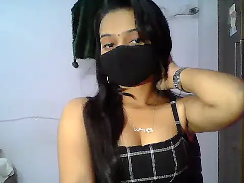 Snapshot of Saxy_Mony002 chatting on May 2026 07:24:02 AM Saxy Mony002 online show from May 2026 07:24:02 AM