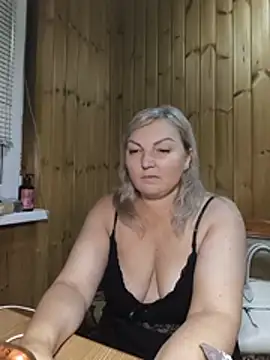 White-Chocolatte online show from June 2026 07:41:02 PM