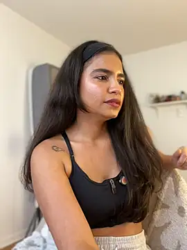 Snapshot of holaRosa chatting on June 2026 08:01:01 PM holaRosa online show from June 2026 08:01:01 PM