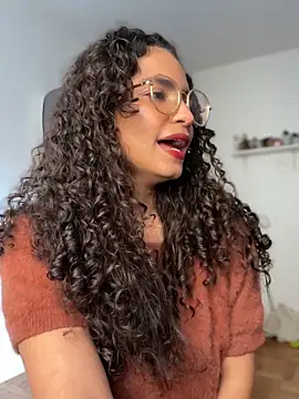 Snapshot of holaRosa chatting on June 2026 07:27:02 PM holaRosa online show from June 2026 07:27:02 PM