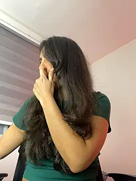 Snapshot of holaRosa chatting on July 2026 10:41:02 PM holaRosa online show from July 2026 10:41:02 PM
