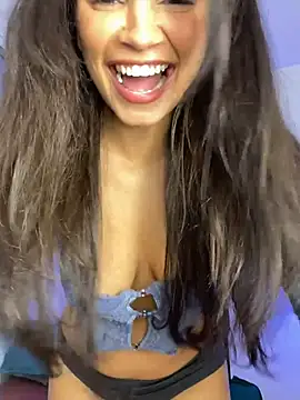 Snapshot of holaRosa chatting on August 2026 11:36:02 PM holaRosa online show from August 2026 11:36:02 PM