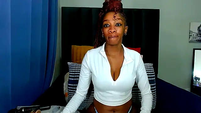 Snapshot of SexyMiaC chatting on July 2026 06:16:02 AM SexyMiaC online show from July 2026 06:16:02 AM