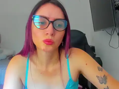 BellaTxM  online show from May 2026 02:11:02 PM