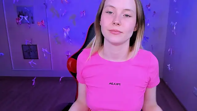 Snapshot of yourella chatting on April 2026 11:15:02 PM yourella online show from April 2026 11:15:02 PM