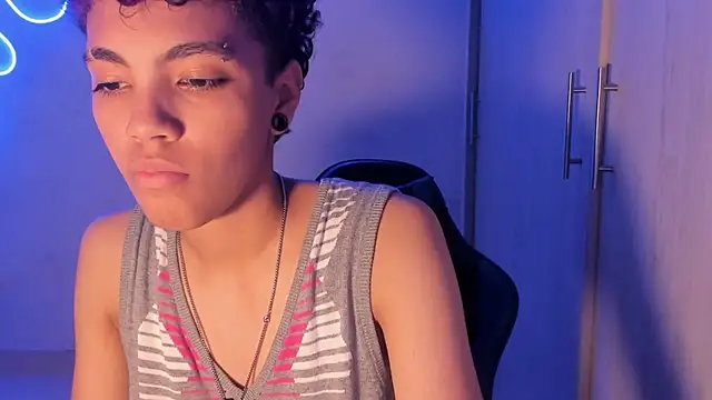 axel luxxx online show from April 2026 02:09:02 PM