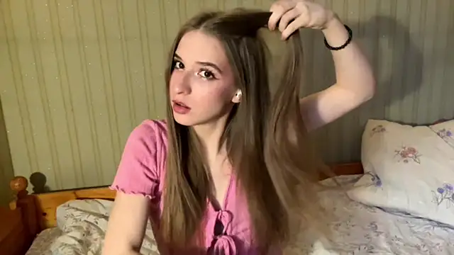 Snapshot of BambiBlush chatting on May 2026 01:30:02 PM BambiBlush online show from May 2026 01:30:02 PM
