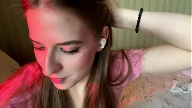 Snapshot of BambiBlush chatting on May 2026 01:49:02 PM BambiBlush online show from May 2026 01:49:02 PM