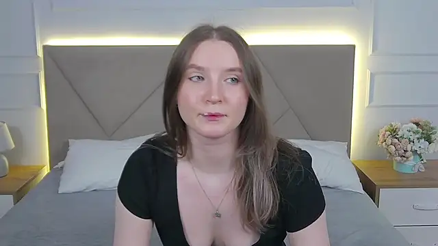 ArianaMilss online show from May 2026 10:45:01 AM