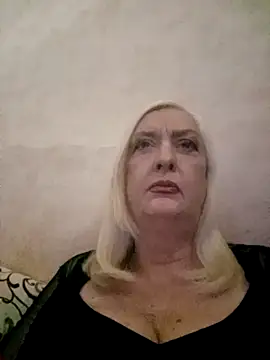 Snapshot of Julia20X chatting on April 2026 03:51:01 PM Julia20X online show from April 2026 03:51:01 PM