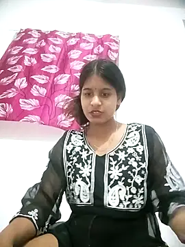 Shaniya03 online show from July 2026 05:52:01 PM