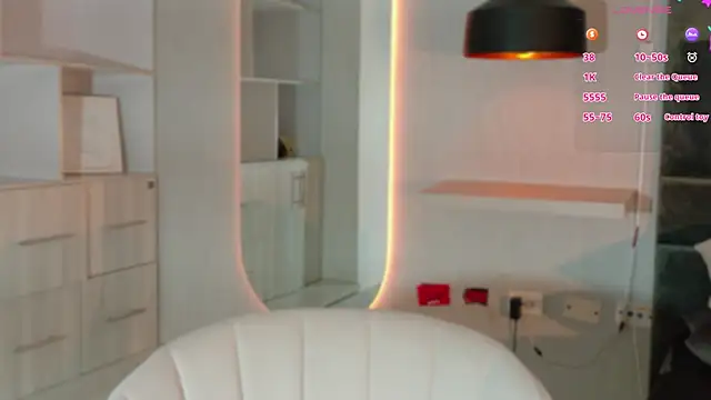 Adrianaa gold online show from June 2026 02:33:01 PM