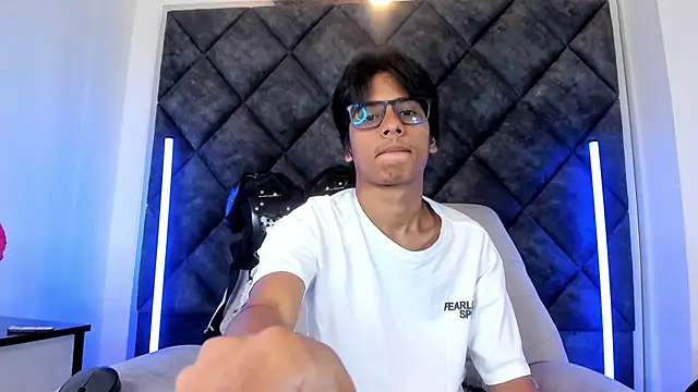 LiamKron online show from June 2026 11:27:02 AM