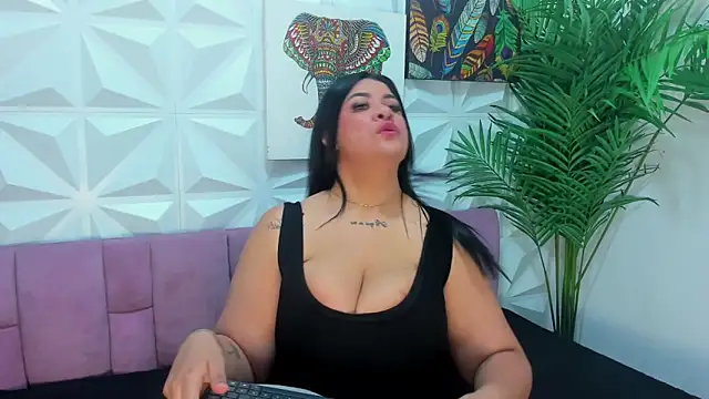 Snapshot of Katty_West chatting on May 2026 03:41:02 PM Katty West online show from May 2026 03:41:02 PM