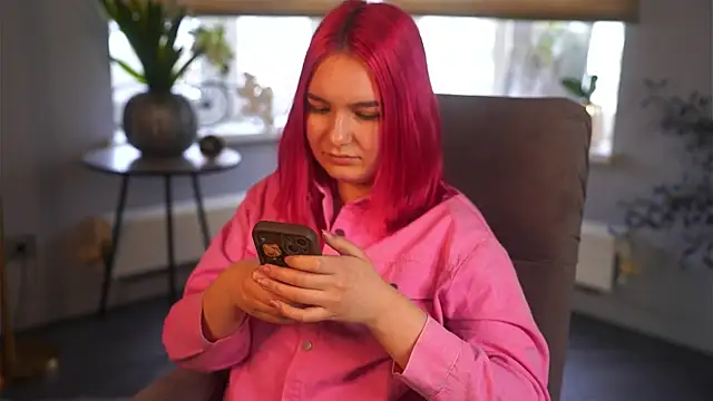 Snapshot of LindyMekee chatting on April 2026 04:12:01 AM LindyMekee online show from April 2026 04:12:01 AM