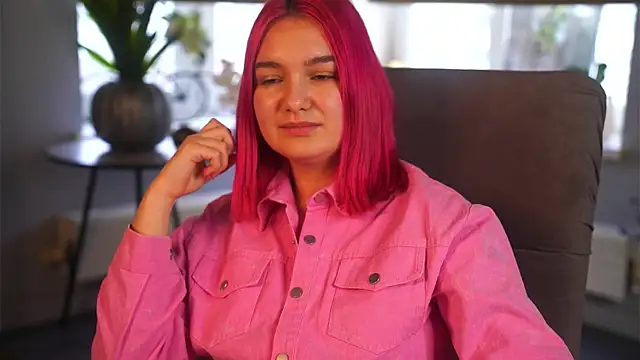 Snapshot of LindyMekee chatting on April 2026 06:19:01 AM LindyMekee online show from April 2026 06:19:01 AM