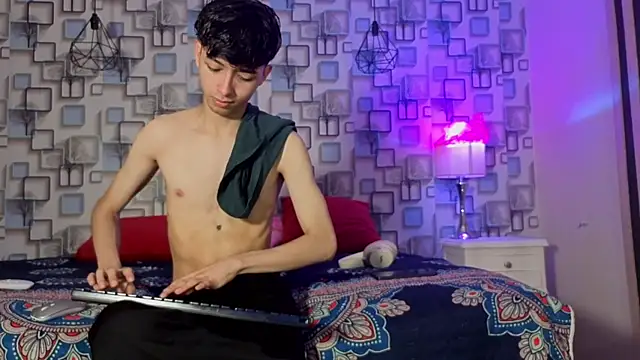 Twink Sebas7 online show from June 2026 12:09:01 PM