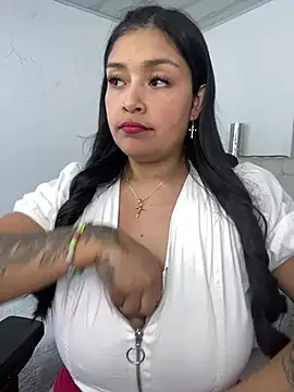 Snapshot of Simplemente_Aurora chatting on June 2026 08:47:01 PM Simplemente Aurora online show from June 2026 08:47:01 PM